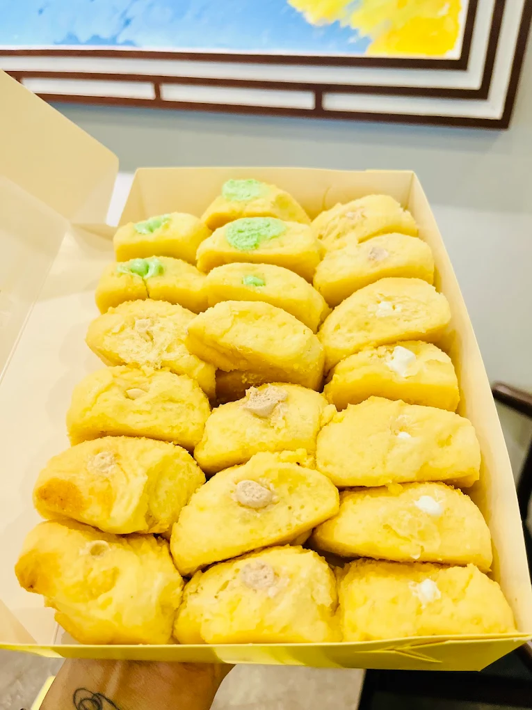 Hola Assorted Cheese Bread Bites — box of 20 golden pillowy bread bites with assorted fillings including ube and cream cheese